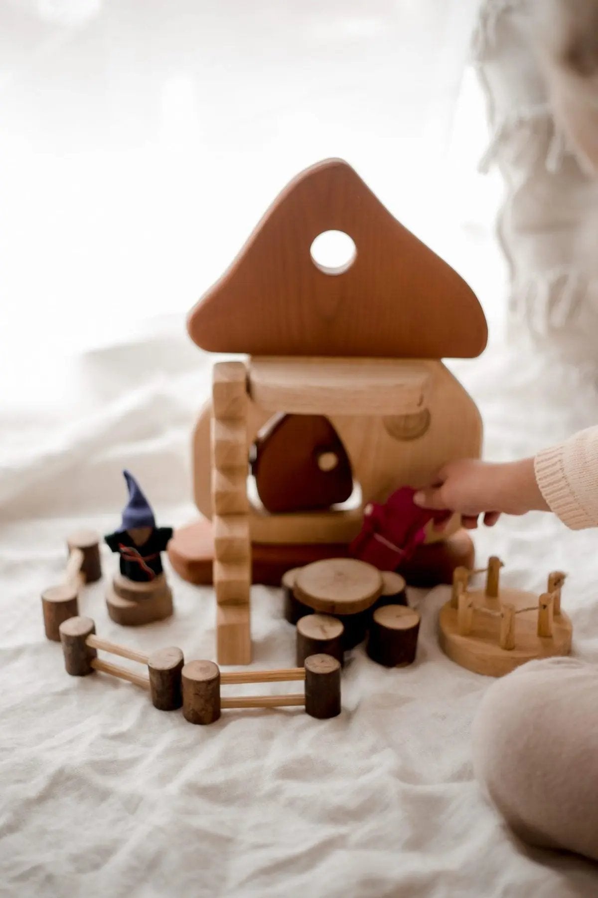 QToys Australia (USA) Natural Mushroom House Plum Thanatos