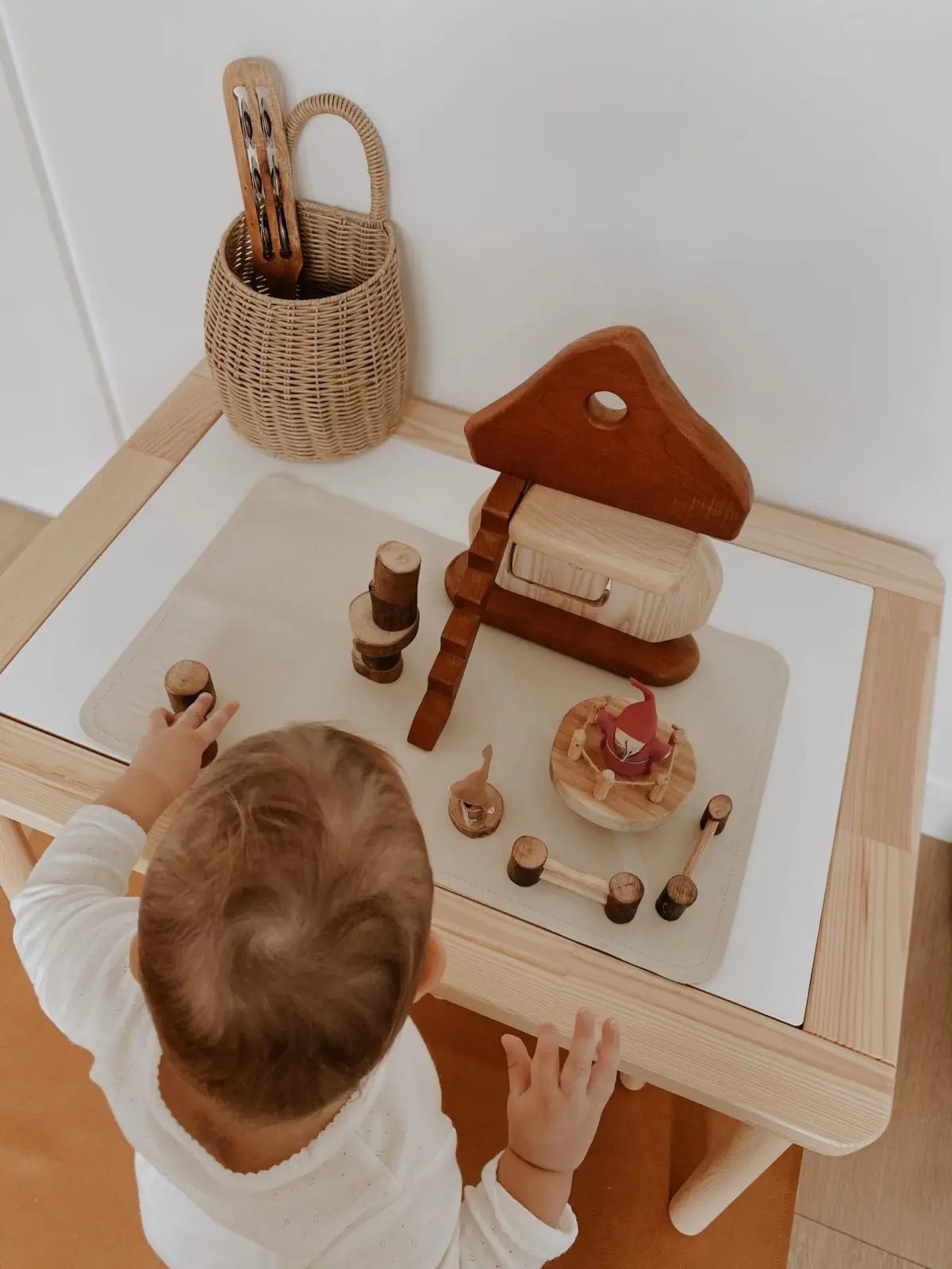 QToys Australia (USA) Natural Mushroom House Plum Thanatos